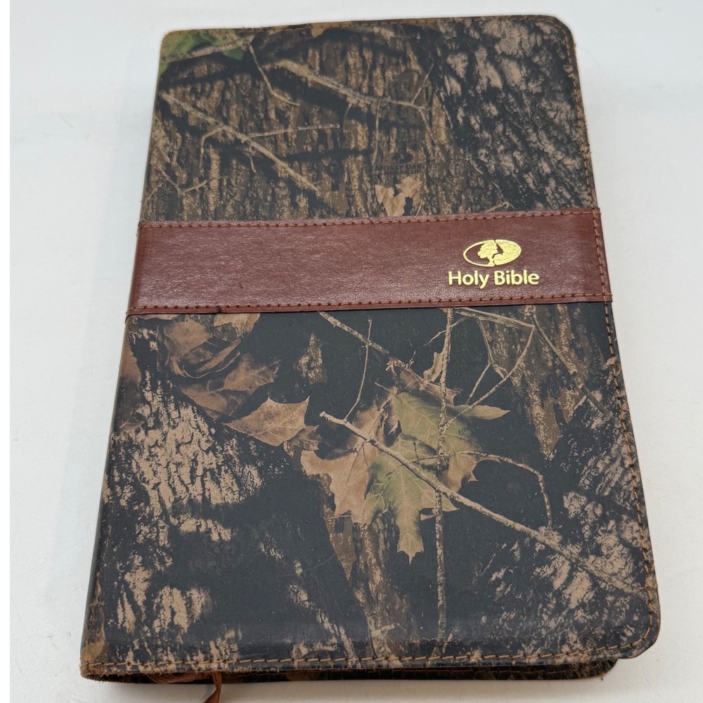 Mossy Oak NKJV Holy Bible Camouflage Faux Leather Gold Gilded Edges camo